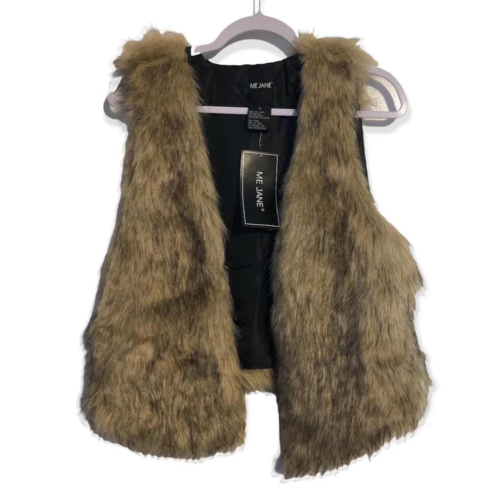 NWT Me Jane Junior’s Faux Fur Vest